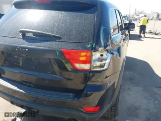 2011 Jeep Grand Cherokee Laredo with VIN 1J4RR4GG0BC656301, listed as a IAAI auction lot 41894106 with 95,293 mi miles. Bid and sale history available at carsss.com. Image 12.