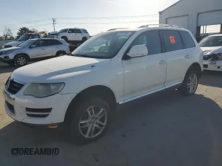 2009 Volkswagen Touareg VR6 z VIN WVGBE77L19D002425, wystawiony jako Copart lot #53116045 z przebiegiem 223 281 mil mil oraz Tytuł czysty. Historia ofert i sprzedaży dostępna na DreamBid. Obrazek 1.