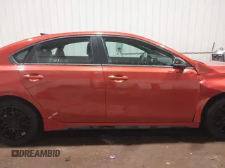 2020 Kia Forte GT-Line with VIN 3KPF34AD0LE199282, listed as a IAAI auction lot 40875733 with 80,593 mi miles. Bid and sale history available at carsss.com. Image 13.