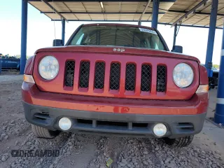2013 Jeep Patriot Sport z VIN 1C4NJRBB8DD271392, wystawiony jako Copart lot #53520255 z przebiegiem 147 327 mil mil oraz Czysty tytuł • Clean title. Historia ofert i sprzedaży dostępna na DreamBid. Obrazek 5.