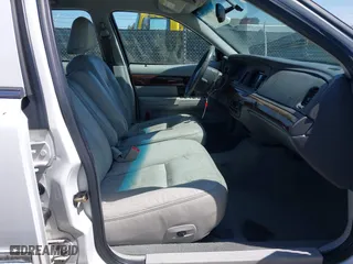 2005 Mercury Grand Marquis LS Premium with VIN 2MEFM75W15X631500, listed as a IAAI auction lot 42042103 with 164,810 mi miles. Bid and sale history available at carsss.com. Image 5.
