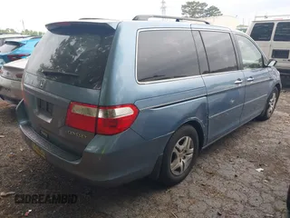 2005 Honda Odyssey EX-L with VIN 5FNRL38685B113633, listed as a IAAI auction lot 42035706 with 320,335 mi miles. Bid and sale history available at carsss.com. Image 4.