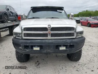 1997 Dodge 2500 z VIN 1B7KF26Z7VJ517550, wystawiony jako Copart lot #57813145 z przebiegiem 91 566 mil mil oraz Tytuł czysty. Historia ofert i sprzedaży dostępna na DreamBid. Obrazek 5.