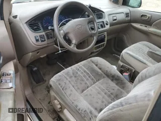 2001 Toyota Sienna LE with VIN 4T3ZF13C01U380455, listed as a Copart auction lot 82256374 with 0 mi miles and Non Repairable. Bid and sale history available at carsss.com. Image 8.