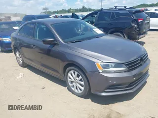 2015 Volkswagen Jetta SE z VIN 3VWD17AJ1FM237596, wystawiony jako IAAI lot #42821848 z przebiegiem 172 633 mil mil oraz . Historia ofert i sprzedaży dostępna na DreamBid. Obrazek 1.