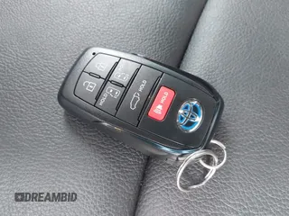 2025 Toyota Sienna XSE z VIN 5TDDRKEC5SS252980, wystawiony jako IAAI lot #42120671 z przebiegiem 204 mil mil oraz . Historia ofert i sprzedaży dostępna na DreamBid. Obrazek 11.