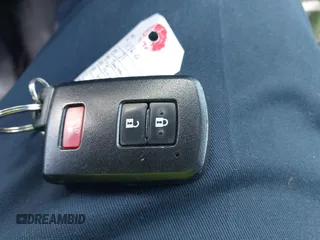 2021 Toyota Tacoma SR z VIN 3TMCZ5AN8MM374398, wystawiony jako IAAI lot #42297138 z przebiegiem 87 205 mil mil oraz . Historia ofert i sprzedaży dostępna na DreamBid. Obrazek 11.