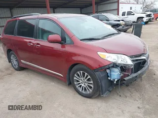2018 Toyota Sienna XLE Auto Access Seat with VIN 5TDYZ3DC0JS946323, listed as a IAAI auction lot 41835724 with 78,959 mi miles. Bid and sale history available at carsss.com. Image 1.