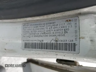 2000 Volkswagen Passat z VIN WVWMA23B3YP228438, wystawiony jako Copart lot #48724625 z przebiegiem 204 670 mil mil oraz Szkoda całkowita • Salvage title. Historia ofert i sprzedaży dostępna na DreamBid. Obrazek 12.