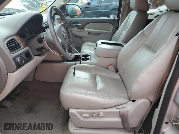 2013 Chevrolet Suburban LT with VIN 1GNSCJE07DR305437, listed as a Copart auction lot 55346605 with 160,518 mi miles and Salvage title. Bid and sale history available at DreamBid. Image 7.