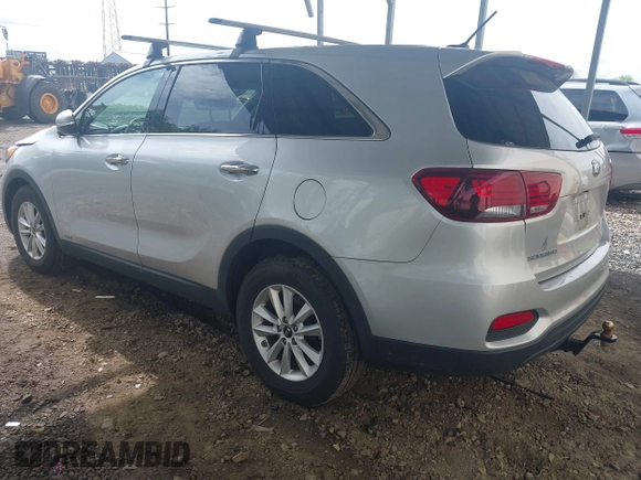 2019 Kia Sorento LX z VIN 5XYPGDA58KG482726, wystawiony jako IAAI lot #42192199 z przebiegiem 79 545 mil mil oraz . Historia ofert i sprzedaży dostępna na DreamBid. Obrazek 3.