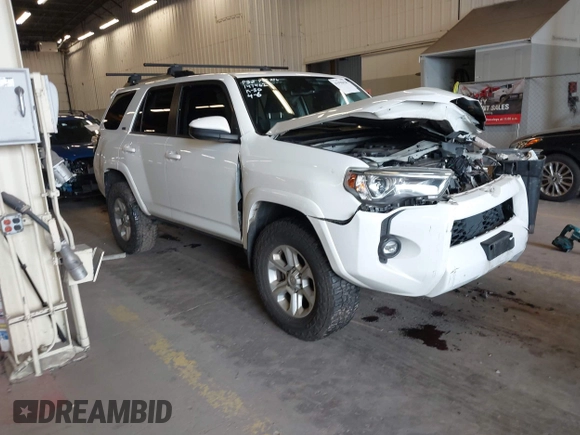 2021 Toyota 4Runner SR5 z VIN JTEMU5JR0M5902037, wystawiony jako IAAI lot #41998628 z przebiegiem 102 931 mil mil oraz . Historia ofert i sprzedaży dostępna na DreamBid. Obrazek 1.