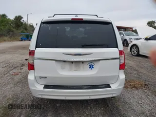 2014 Chrysler Town & Country Touring-L with VIN 2C4RC1CG7ER460427, listed as a IAAI auction lot 40876176 with 177,707 mi miles. Bid and sale history available at carsss.com. Image 16.