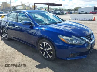 2018 Nissan Altima 2.5 S with VIN 1N4AL3AP3JC142423, listed as a IAAI auction lot 41793851 with 61,391 mi miles. Bid and sale history available at carsss.com. Image 1.