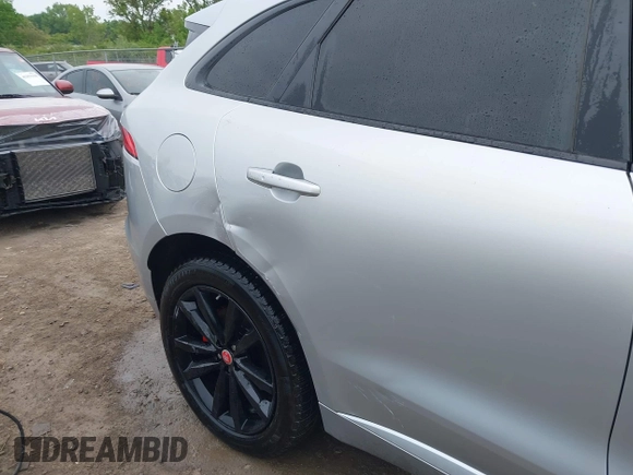 2017 Jaguar F-Pace z VIN SADCP2BV4HA049757, wystawiony jako IAAI lot #42355061 z przebiegiem 45 116 mil mil oraz . Historia ofert i sprzedaży dostępna na DreamBid. Obrazek 17.