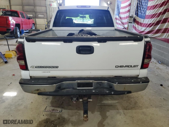 2004 Chevrolet Silverado 1500 Crew Cab LS with VIN 2GCEK13T041419603, listed as a Copart auction lot 57208774 with 179,514 mi miles and Salvage Title. Bid and sale history available at carsss.com. Image 6.
