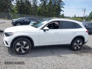 2024 Mercedes-Benz GLC 300 z VIN W1NKM4HB6RF216741, wystawiony jako IAAI lot #42216671 z przebiegiem Nie podano mil oraz . Historia ofert i sprzedaży dostępna na DreamBid. Obrazek 15.