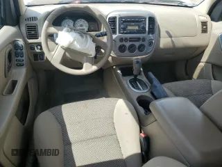 2005 Ford Escape XLT z VIN 1FMYU93145DA04306, wystawiony jako Copart lot #56209425 z przebiegiem 124 956 mil mil oraz Szkoda całkowita • Salvage title. Historia ofert i sprzedaży dostępna na DreamBid. Obrazek 8.