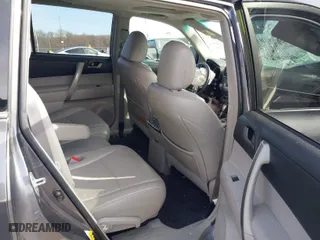 2012 Toyota Highlander with VIN 5TDBK3EH1CS133354, listed as a IAAI auction lot 41511201 with 134,111 mi miles. Bid and sale history available at carsss.com. Image 8.