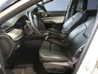 2024 Jeep Compass Limited z VIN 3C4NJDCN2RT609995, wystawiony jako Copart lot #63028605 z przebiegiem 29 744 mil mil oraz Czysty tytuł • Clean title. Historia ofert i sprzedaży dostępna na DreamBid. Obrazek 7.