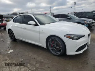 2022 Alfa Romeo Giulia Veloce z VIN ZARFANBN2N7653138, wystawiony jako Copart lot #41444005 z przebiegiem Nie podano mil oraz Szkody całkowita. Historia ofert i sprzedaży dostępna na DreamBid. Obrazek 4.