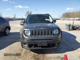 2017 Jeep Renegade Latitude z VIN ZACCJABB5HPF18349, wystawiony jako Copart lot #52954395 z przebiegiem 82 270 mil mil oraz Szkoda całkowita • Salvage title. Historia ofert i sprzedaży dostępna na DreamBid. Obrazek 5.