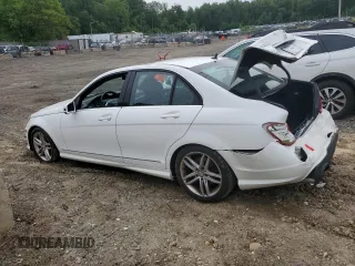 2013 Mercedes-Benz C 300 Sport z VIN WDDGF8AB2DR248141, wystawiony jako Copart lot #57864995 z przebiegiem 80 975 mil mil oraz Szkoda całkowita • Salvage title. Historia ofert i sprzedaży dostępna na DreamBid. Obrazek 2.