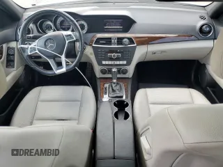 2013 Mercedes-Benz C 250 Sport z VIN WDDGF4HB4DA871287, wystawiony jako Copart lot #50508315 z przebiegiem 81 272 mil mil oraz Szkoda całkowita • Salvage title. Historia ofert i sprzedaży dostępna na DreamBid. Obrazek 8.