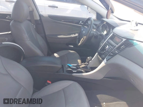 2011 Hyundai Sonata SE with VIN 5NPEC4AC0BH012927, listed as a IAAI auction lot 40395305 with 144,138 mi miles. Bid and sale history available at carsss.com. Image 5.