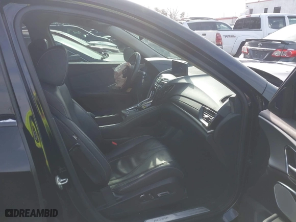 2019 Acura RDX w/Technology Pkg with VIN 5J8TC2H52KL010287, listed as a IAAI auction lot 41621364 with 82,935 mi miles. Bid and sale history available at carsss.com. Image 5.