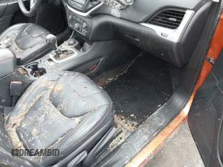2015 Jeep Cherokee Trailhawk z VIN 1C4PJMBS9FW750858, wystawiony jako IAAI lot #41741305 z przebiegiem Nie podano mil oraz . Historia ofert i sprzedaży dostępna na DreamBid. Obrazek 5.