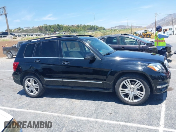 2015 Mercedes-Benz GLK 350 z VIN WDCGG8JB6FG356214, wystawiony jako IAAI lot #42409874 z przebiegiem 286 861 mil mil oraz . Historia ofert i sprzedaży dostępna na DreamBid. Obrazek 13.