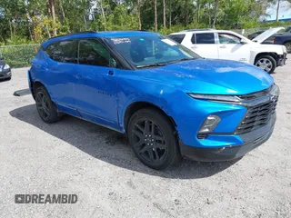 2024 Chevrolet Blazer RS z VIN 3GNKBKRS3RS146487, wystawiony jako IAAI lot #41513052 z przebiegiem 27 535 mil mil oraz . Historia ofert i sprzedaży dostępna na DreamBid. Obrazek 1.