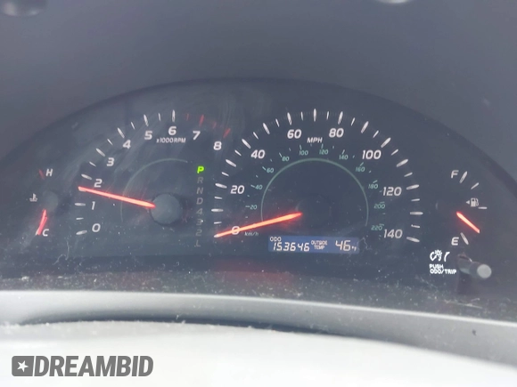 2008 Toyota Camry LE z VIN 4T1BE46KX8U762021, wystawiony jako IAAI lot #42072732 z przebiegiem 153 646 mil mil oraz . Historia ofert i sprzedaży dostępna na DreamBid. Obrazek 7.