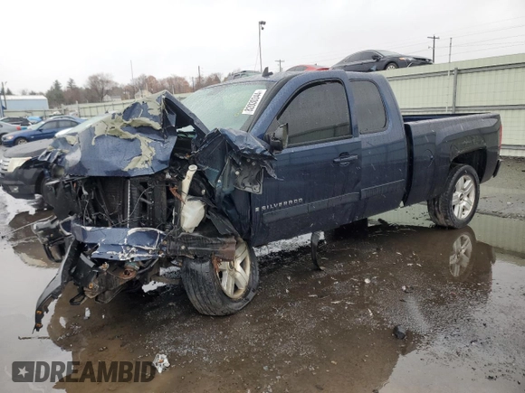 2007 Chevrolet Silverado 1500 LT w/2LT with VIN 2GCEC190471716937, listed as a Copart auction lot 82030344 with Not Provided miles and Salvage Title. Bid and sale history available at carsss.com. Image 1.