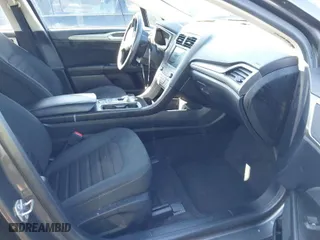 2020 Ford Fusion SE with VIN 3FA6P0HDXLR258226, listed as a IAAI auction lot 41748400 with 81,937 mi miles. Bid and sale history available at carsss.com. Image 5.