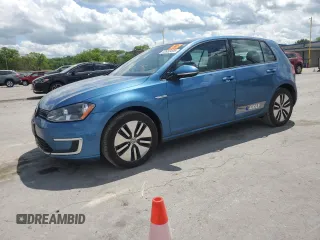 2016 Volkswagen Golf SE z VIN WVWKP7AU8GW916706, wystawiony jako Copart lot #53933495 z przebiegiem 62 427 mil mil oraz Szkoda całkowita • Salvage title. Historia ofert i sprzedaży dostępna na DreamBid. Obrazek 1.