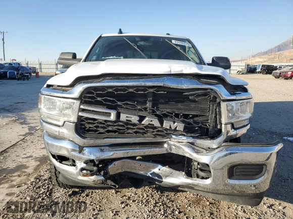 2019 Ram 2500 Tradesman with VIN 3C6UR5CJ5KG551877, listed as a Copart auction lot 43448375 with 76,529 mi miles and Salvage Title. Bid and sale history available at carsss.com. Image 5.