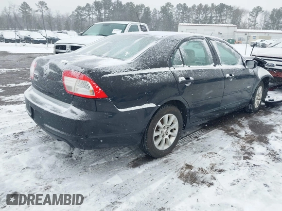 2008 Mercury Milan with VIN 3MEHM07Z28R663611, listed as a IAAI auction lot 41568893 with 121,041 mi miles. Bid and sale history available at carsss.com. Image 4.