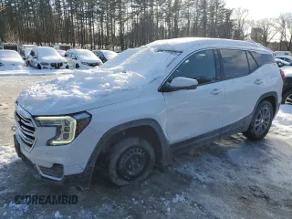 2022 GMC Terrain SLT with VIN 3GKALVEV8NL109785, listed as a Copart auction lot 45592075 with 37,207 mi miles and Salvage Title. Bid and sale history available at carsss.com. Image 1.