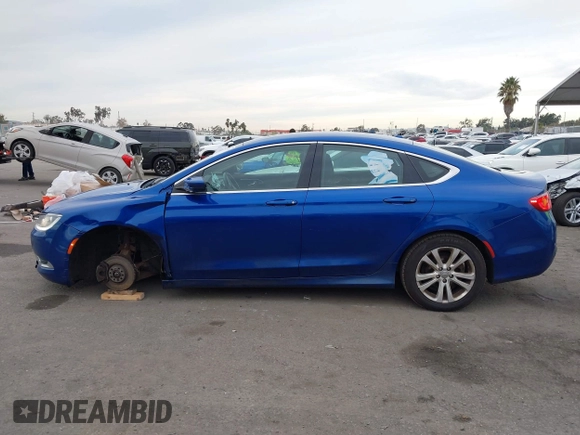 2015 Chrysler 200 Limited with VIN 1C3CCCAB5FN640243, listed as a IAAI auction lot 41198115 with 152,871 mi miles. Bid and sale history available at carsss.com. Image 15.