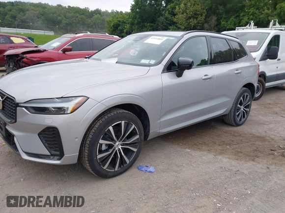 2025 Volvo XC60 Plus с VIN YV4M12RC5S1149246, выставлен на аукционе IAAI как лот 42533801 с пробегом 5 600 миль миль и . История ставок и продаж доступна на DreamBid. Изображение 17.