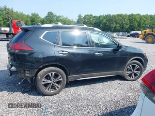 2020 Nissan Rogue SV z VIN JN8AT2MT6LW004605, wystawiony jako IAAI lot #42429525 z przebiegiem 87 349 mil mil oraz . Historia ofert i sprzedaży dostępna na DreamBid. Obrazek 13.