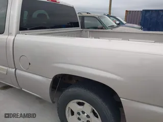 2006 Chevrolet Silverado 1500 LT1 with VIN 2GCEC19V961110690, listed as a IAAI auction lot 41338505 with 262,758 mi miles. Bid and sale history available at carsss.com. Image 13.