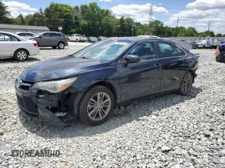 2015 Toyota Camry XLE z VIN 4T1BF1FK0FU493469, wystawiony jako Copart lot #57602765 z przebiegiem 111 865 mil mil oraz Szkoda całkowita • Salvage title. Historia ofert i sprzedaży dostępna na DreamBid. Obrazek 1.