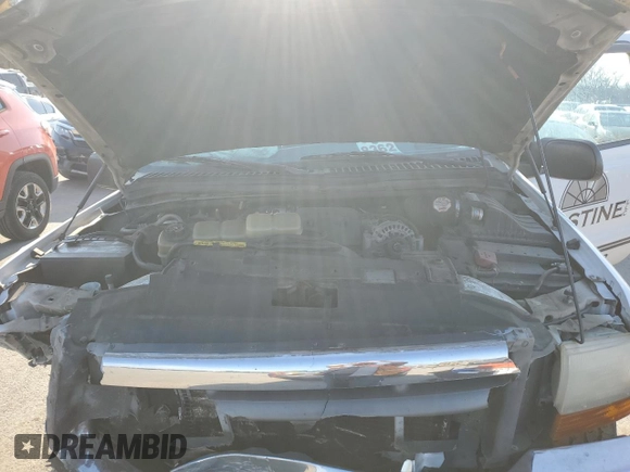 1999 Ford F-250 XL with VIN 1FTNX20F6XEF06608, listed as a Copart auction lot 45563185 with 260,145 mi miles and Salvage title. Bid and sale history available at DreamBid. Image 11.
