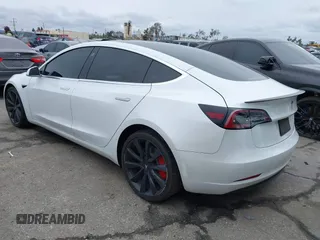 2020 Tesla Model 3 Performance z VIN 5YJ3E1EC4LF625109, wystawiony jako IAAI lot #41735149 z przebiegiem 95 010 mil mil oraz . Historia ofert i sprzedaży dostępna na DreamBid. Obrazek 3.