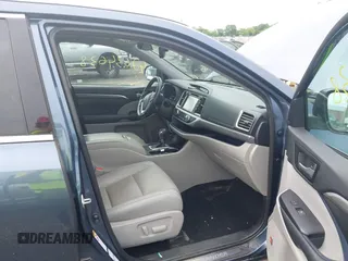 2019 Toyota Highlander Hybrid Limited with VIN 5TDDGRFH9KS062723, listed as a IAAI auction lot 42634638 with 142,875 mi miles and . Bid and sale history available at DreamBid. Image 5.