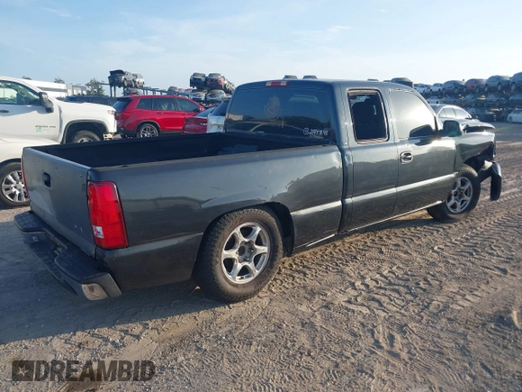 2005 Chevrolet Silverado 1500 LS z VIN 2GCEC19T251171411, wystawiony jako IAAI lot #42358834 z przebiegiem Nie podano mil oraz . Historia ofert i sprzedaży dostępna na DreamBid. Obrazek 4.