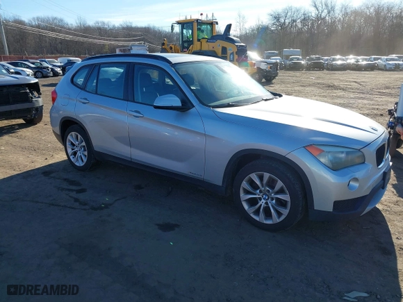 2013 BMW X1 xDrive28i with VIN WBAVL1C57DVR84747, listed as a IAAI auction lot 41273794 with 93,738 mi miles. Bid and sale history available at carsss.com. Image 1.